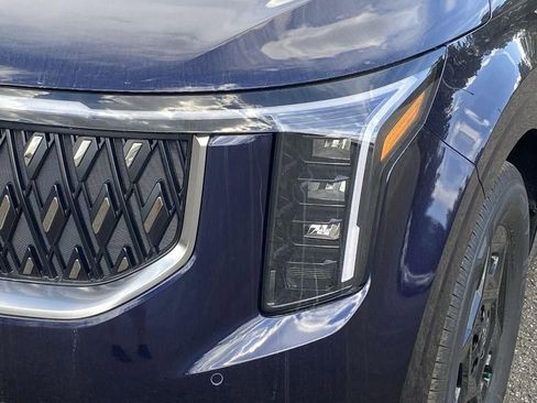 New 2026 Kia Carnival FWD image 30