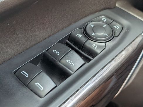 Used 2021 Chevrolet Silverado 1500 LTZ AWD/4WD image 24