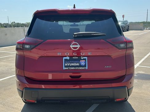 Used 2025 Nissan Rogue SV AWD/4WD image 11
