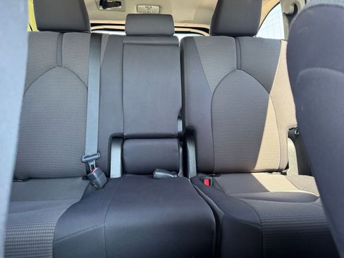Used 2025 Toyota Highlander LE FWD image 40
