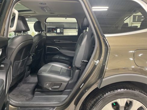 Certified 2022 Kia Telluride S image 13