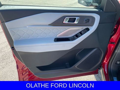 New 2026 Ford Explorer Platinum image 10