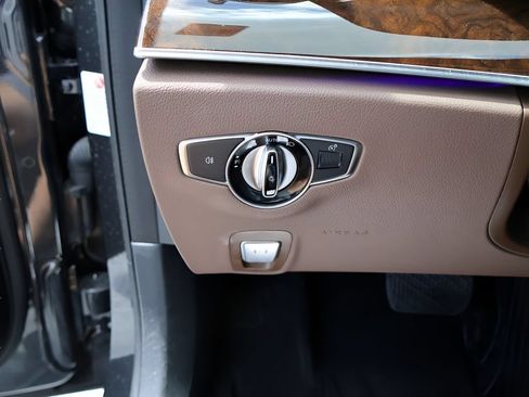 Used 2023 Mercedes-Benz E 450 4MATIC Sedan image 37