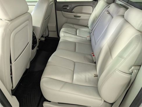 Used 2011 Chevrolet Avalanche LT w/ Luxury Package image 16