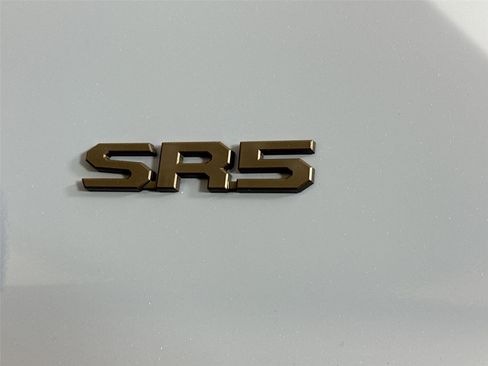 Certified 2025 Toyota 4Runner SR5 AWD/4WD image 14