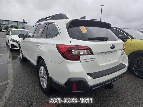 Used 2019 Subaru Outback 2.5i Premium AWD/4WD image 2