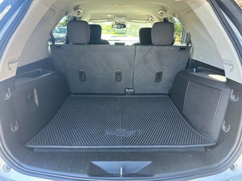 Used 2017 Chevrolet Equinox LT w/ Convenience Package FWD image 4