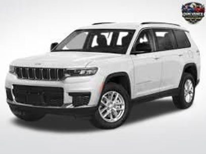 Used 2023 Jeep Grand Cherokee Limited w/ Black Appearance Package