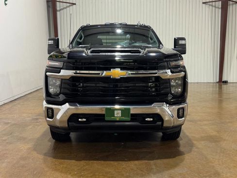 Used 2024 Chevrolet Silverado 3500 LT w/ Convenience Package AWD/4WD image 2
