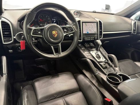 Used 2018 Porsche Cayenne AWD/4WD image 17