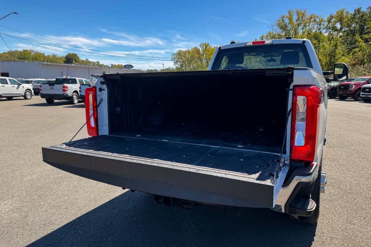 Used 2024 Ford F250 XLT w/ FX4 Off-Road Package AWD/4WD image 17