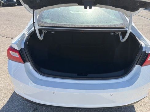 Used 2024 Chevrolet Malibu LT image 11