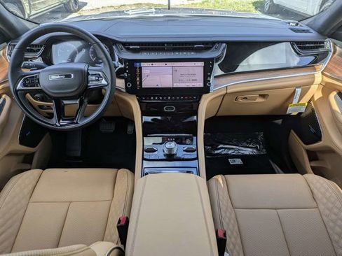 New 2026 Jeep Grand Cherokee L Summit w/ Obsidian Package AWD/4WD image 17