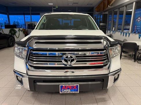 Used 2016 Toyota Tundra SR5 w/ TRD Off Road Package image 8