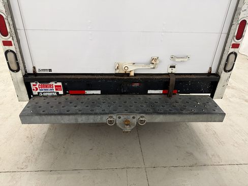 Used 2013 GMC Savana 3500 RWD image 7