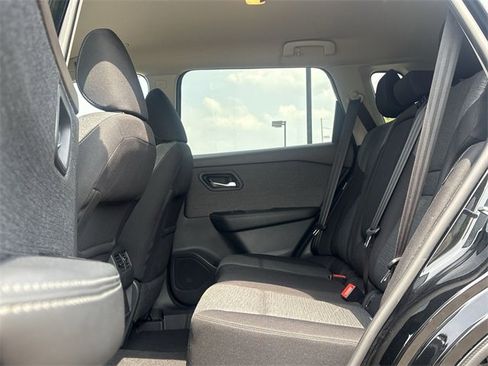 Certified 2022 Nissan Rogue SV image 22