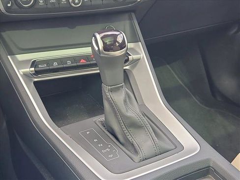 Used 2025 Audi Q3 2.0T Premium image 11
