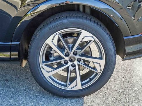 New 2025 Audi Q3 2.0T Premium image 9