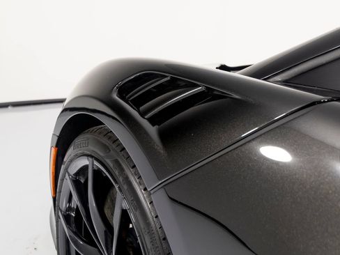 Used 2023 McLaren Artura RWD image 43