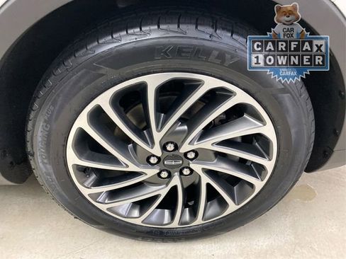 Used 2020 Lincoln Nautilus Reserve image 16