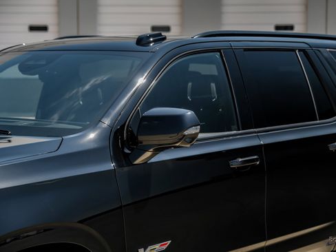 Used 2025 Cadillac Escalade V image 27