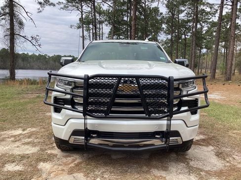 Used 2025 Chevrolet Silverado 1500 High Country w/ Z71 Off-Road Package image 8