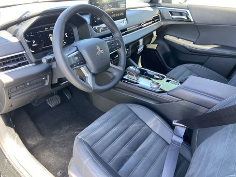 New 2026 Mitsubishi Outlander SE FWD image 6