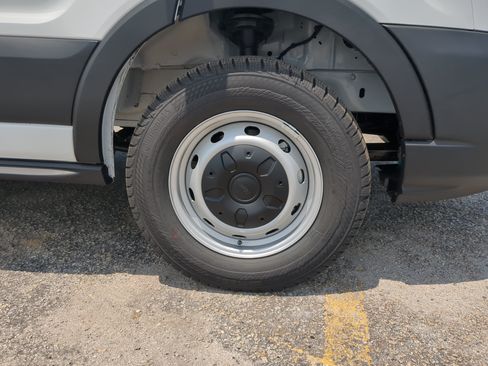 New 2026 Ford Transit 150 Low Roof RWD image 9