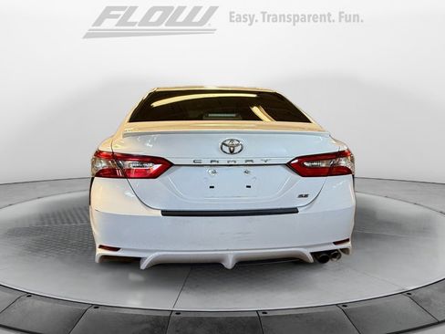 Used 2018 Toyota Camry SE image 8