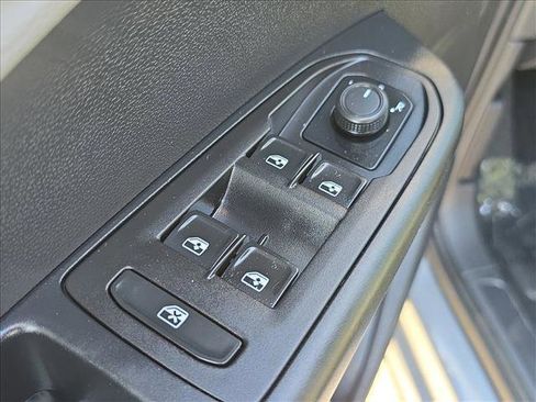 Used 2022 Volkswagen Taos S FWD image 9