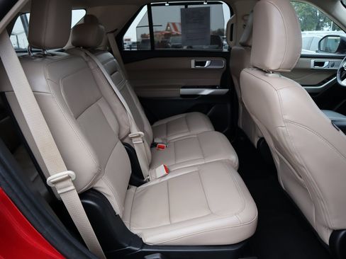 Used 2023 Ford Explorer Limited image 15