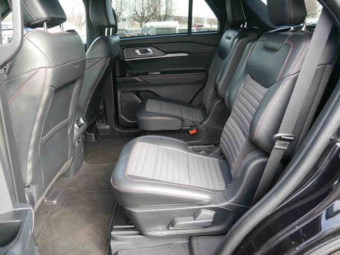 Used 2025 Ford Explorer ST-Line image 13