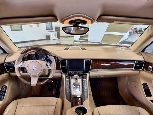 Used 2011 Porsche Panamera image 10