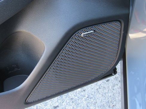 New 2025 Mitsubishi Outlander SE image 12