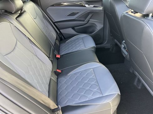 New 2026 Volkswagen Tiguan SEL R-Line AWD/4WD image 9