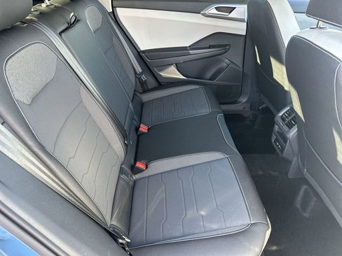 New 2026 Volkswagen Taos SE FWD image 9