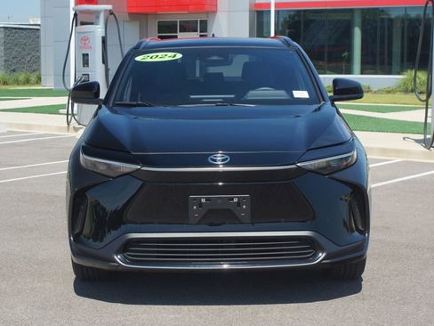 Used 2024 Toyota bZ4X FWD image 24