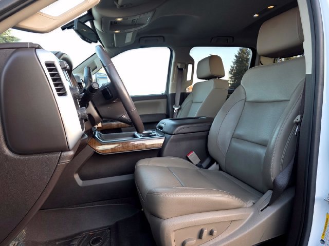Used 2019 GMC Sierra 2500 SLT w/ Duramax Plus Package AWD/4WD image 8