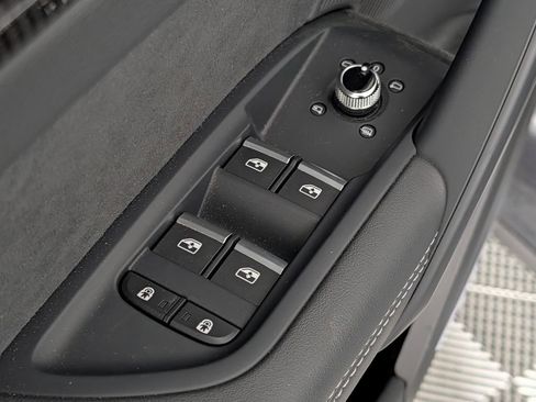 Used 2024 Audi SQ5 Prestige image 27