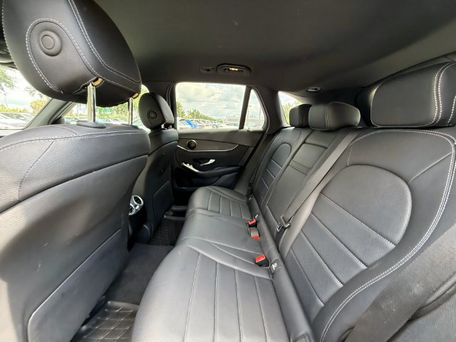 Used 2022 Mercedes-Benz GLC 300 4MATIC w/ Multimedia Package Lite image 19