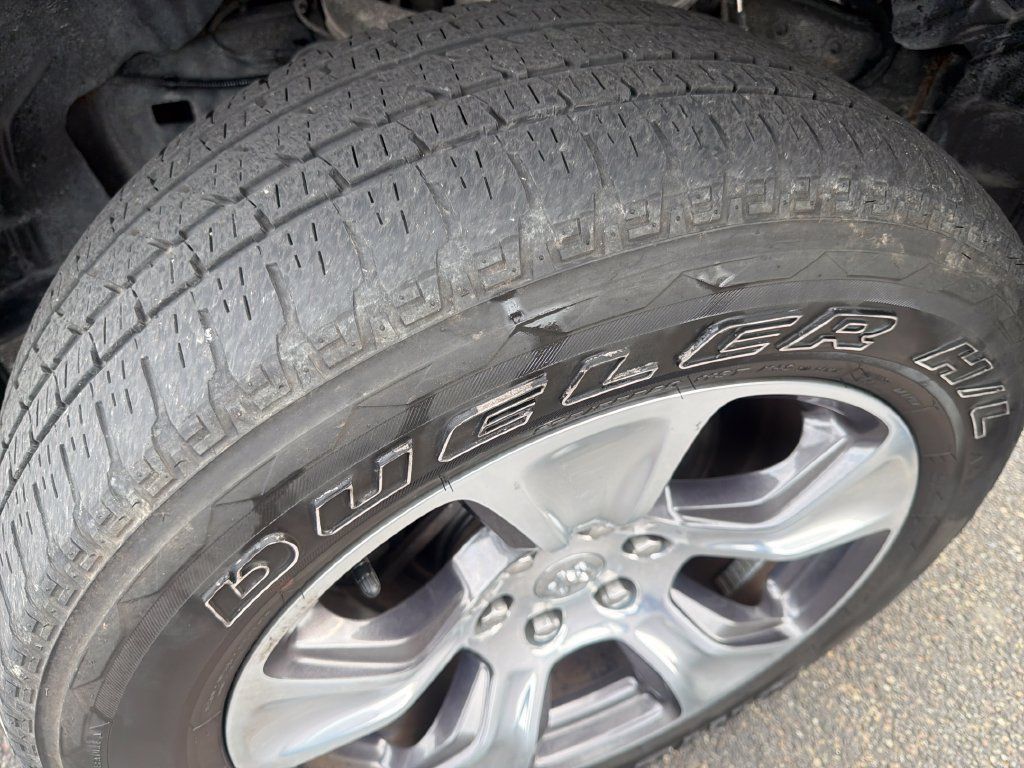 Used 2022 RAM 1500 Laramie AWD/4WD image 12