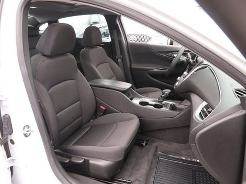 Used 2024 Chevrolet Malibu LT image 25