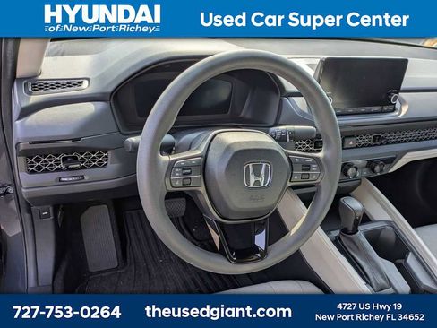 Used 2025 Honda Accord LX image 10