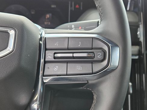 Used 2025 GMC Yukon Denali image 18