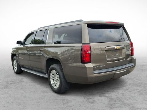 Used 2016 Chevrolet Suburban LT w/ Luxury Package AWD/4WD image 4