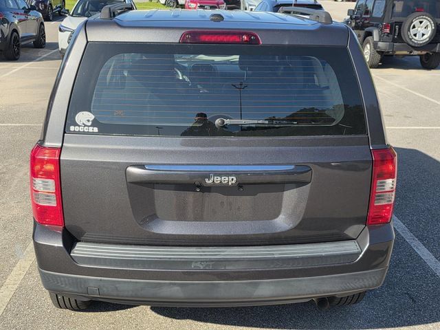 Used 2017 Jeep Patriot Sport w/ Power Value Group FWD image 3