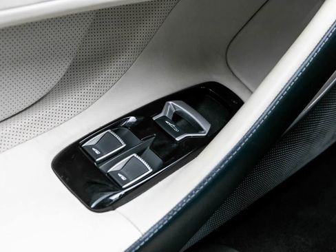 Used 2020 McLaren GT image 20