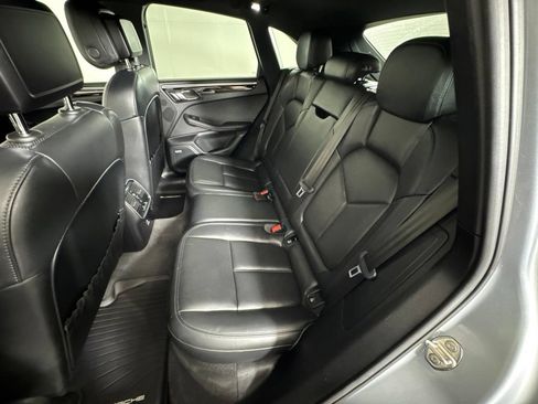 Used 2020 Porsche Macan AWD/4WD image 41