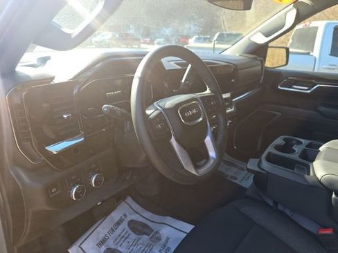 Used 2025 GMC Sierra 1500 Elevation image 13