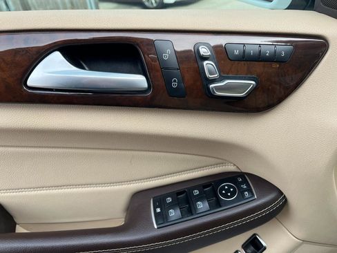 Used 2018 Mercedes-Benz GLS 450 4MATIC w/ Premium Package image 23